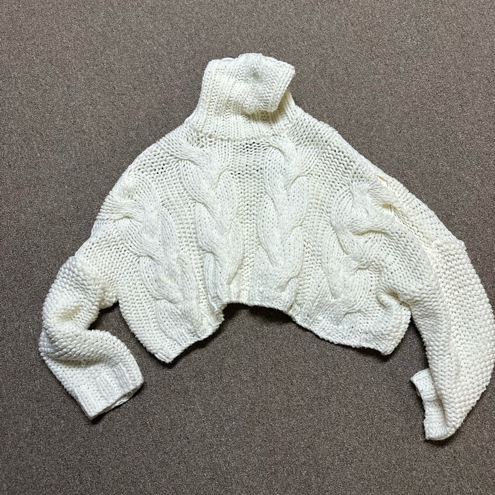 Cropped Cozy off White Cable Knit Turtleneck Sweater size medium